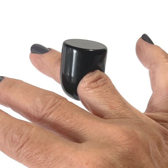 Vintage Size 6 1/2 Lucite Ring Chunky Flat Top Dome Black Mid Century Modern - Picture 1 of 15